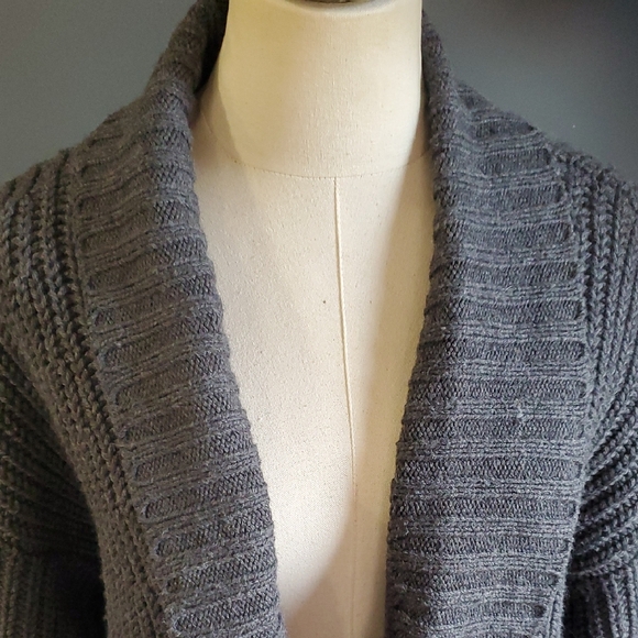 Anthropologie Gray Cardigan with Shawl Collar and Ribbed Knit Size XS - Picture 4 of 10